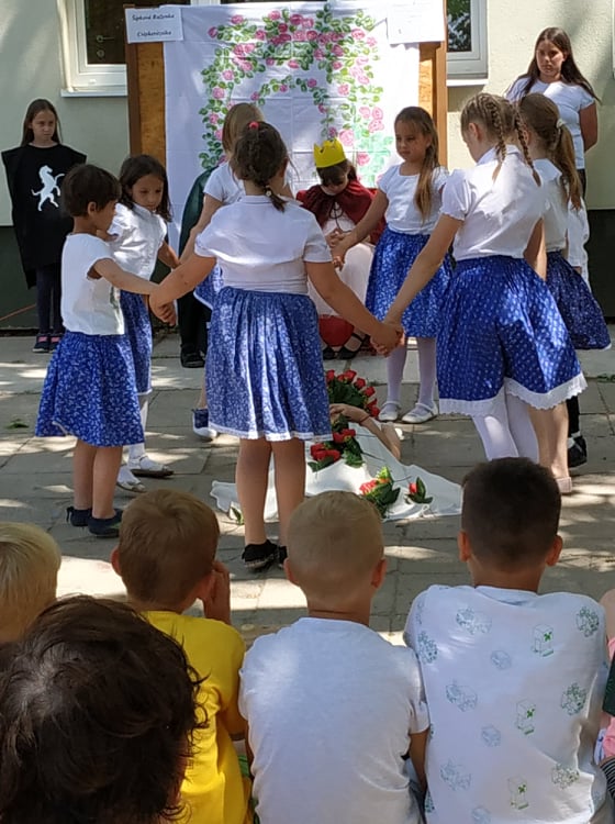 Csipkerózsika_előadása_a_Gyereknapra (4)