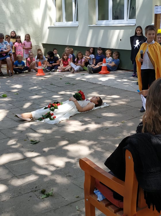 Csipkerózsika_előadása_a_Gyereknapra (8)